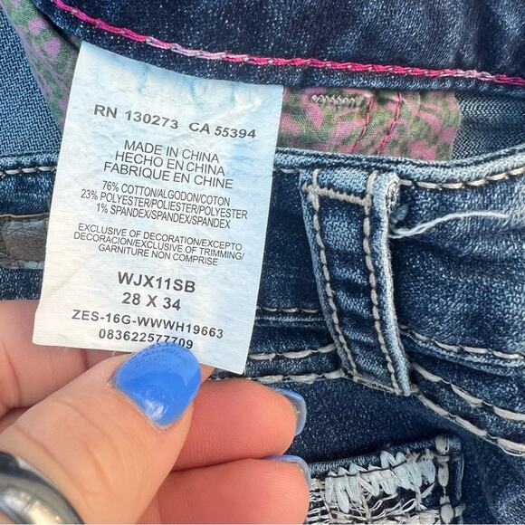 Rock 47 by Wrangler low rise embroidered pocket jeans 28x29 hemmed - Picture 6 of 6